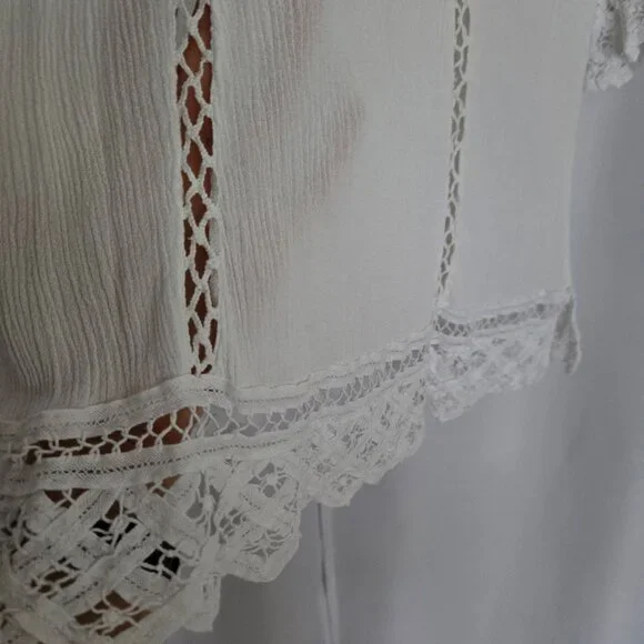 Pale Sky lace top - Picture 4 of 11